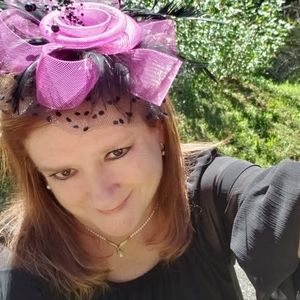 Meet your Posher, Lucinda